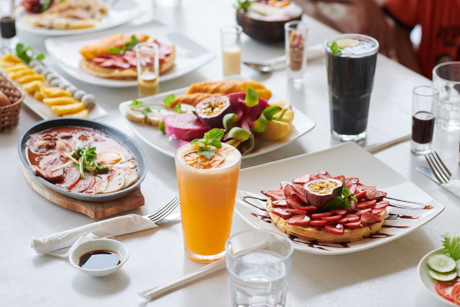 brunch table setting